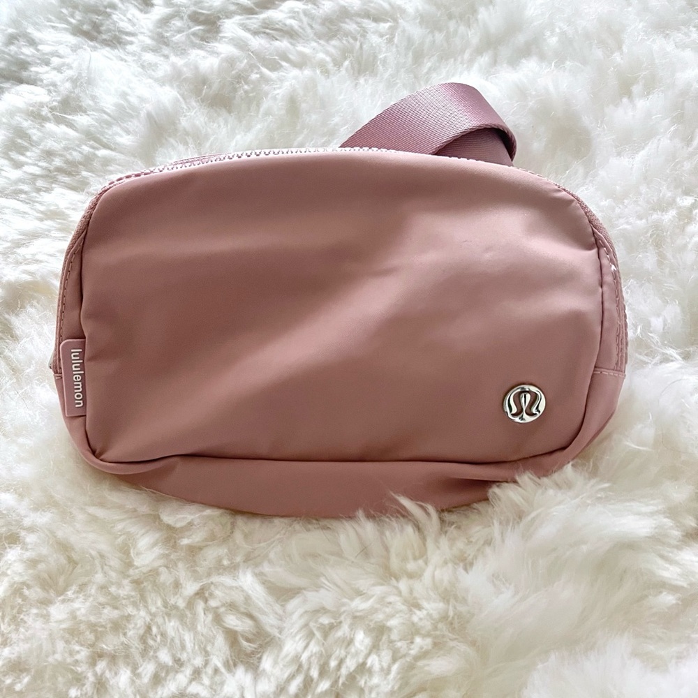 💗 NWT Lululemon Everywhere Belt Bag Pink Pastel 💗